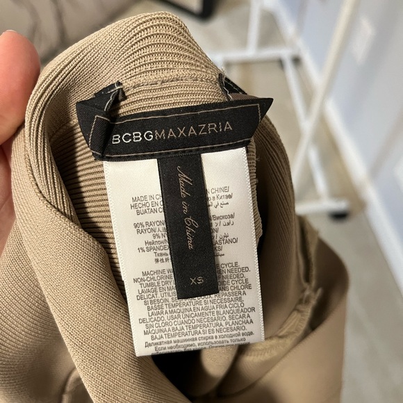 BRAND NEW BCBG BANDAGE SKIRT!! New condition in color: Khaki! - Picture 3 of 3